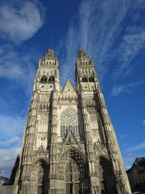 cathédrale de Tours façade style gothique flamboyant