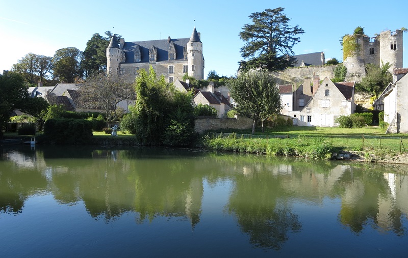 Château de Montrésor, tours, rivière, jardins